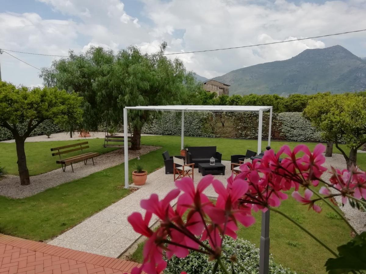 Il Giardino Delle Zagare Bed and Breakfast Fondi Buitenkant foto